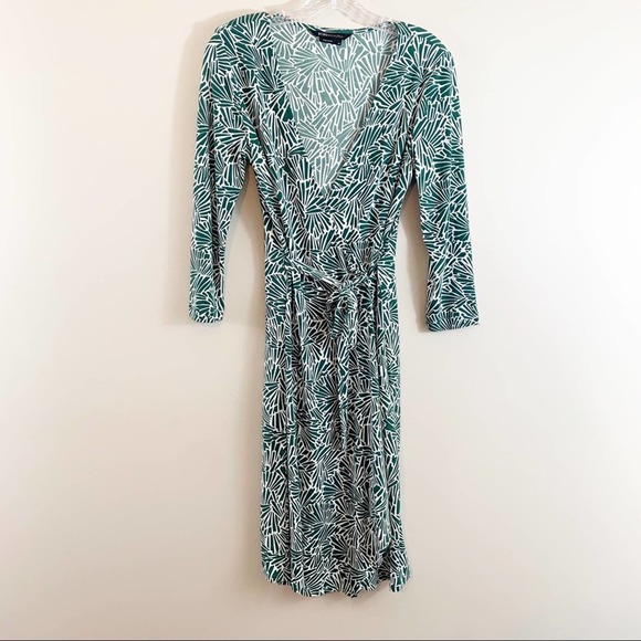 BCBGMaxAzria Dresses & Skirts - BCBGMaxazria Green/White Floral Wrap Dress
